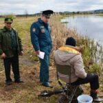 Многие рыбаки потрошат рыбу на берегу, как это помогает избежать проблем с рыбнадзором